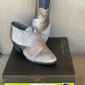 Very Volatile Los Angeles